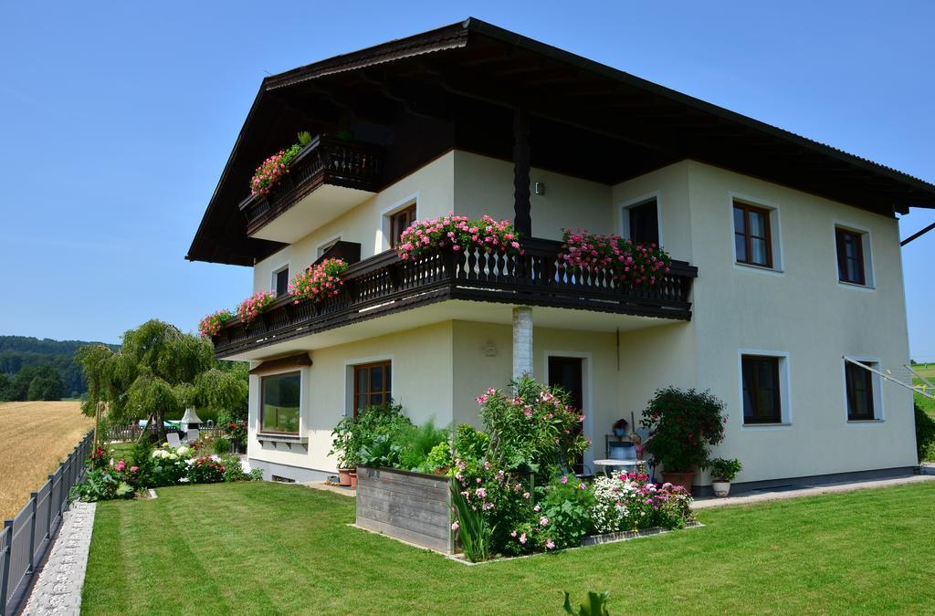 Haus Gruber Hotel Attersee Buitenkant foto